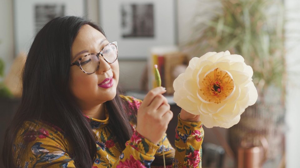 Papercraft Flowers Online Course by Emily Paluska